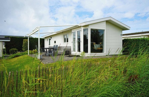 Breskens House | Chalet with 2 bedrooms and a terrace