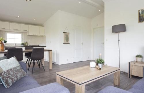 Berkhout Ski Chalet | Chalet with dishwasher near Hoorn