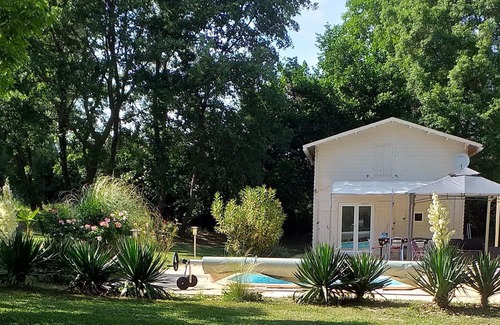 Beaumont-de-Pertuis Ski Chalet | CHALET WITH POOL IN THE LUBERON. NEAR AIX EN PROVENCE. 4-6 PEOPLE