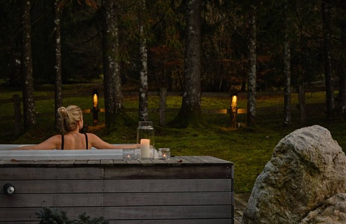 Ukanc Ski Chalet | Chalet with Jacuzzi at Lake Bohinj - by feelluxuryholidays
