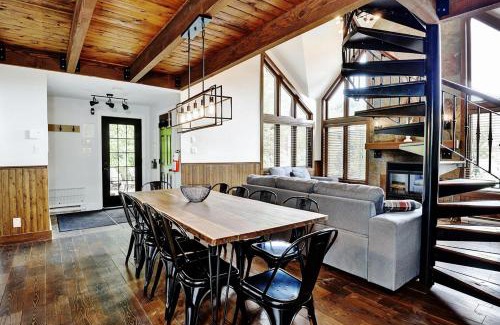 Stoneham Ski Chalet | Chalets Alpins - 44 Chemin des Skieurs (Unité B)
