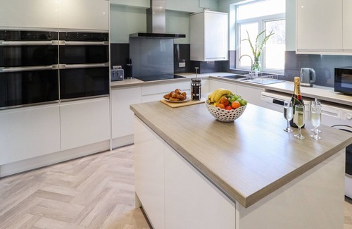 Skegness House | CHALFONT LODGE, pet friendly, character holiday cottage in Skegness