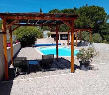 Saint-Maximin-la-Sainte-Baume Bed & Breakfast | Chambres d'hôtes, B&B climatisées LA BORRELLIENNE