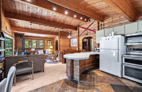 Tahoma Cabin | Chamberlands Cabin With Private Beach