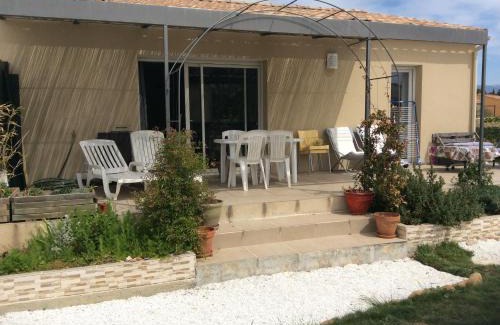 Mazan House | chambre à Mazan, idéale calme et repos