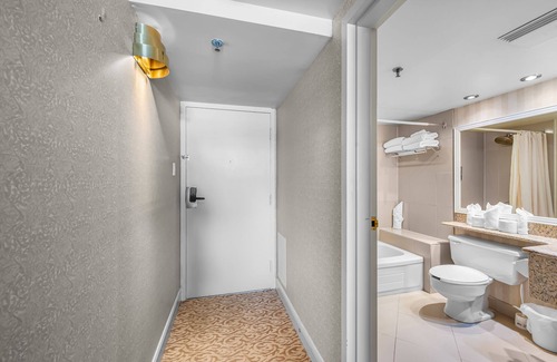 Saint-Sauveur House | Chambre 2 Lits/Room 2 beds