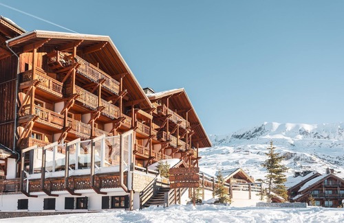 Cognet Apartment | Chambre confort + balcon, accès spa, ski aux pieds