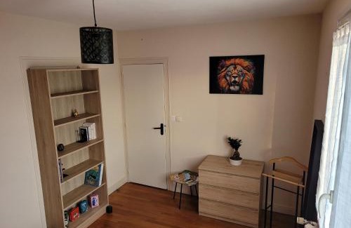 Le Puy-Saint-Bonnet House | Chambre confortable et chaleureuse