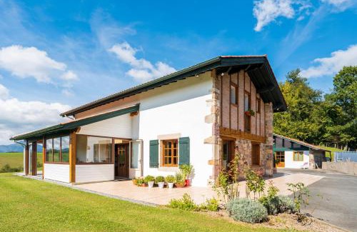 Ainhoa Bed & Breakfast | Chambre d'Hôte Goitik Ikusita