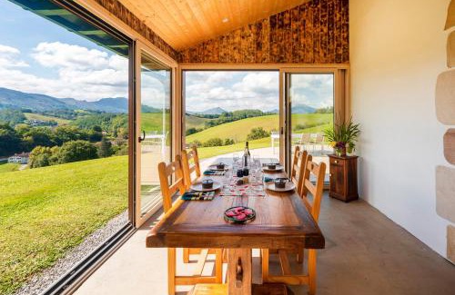 Ainhoa Bed & Breakfast | Chambre d'Hôte Goitik Ikusita