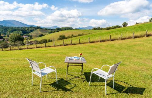 Ainhoa Bed & Breakfast | Chambre d'Hôte Goitik Ikusita