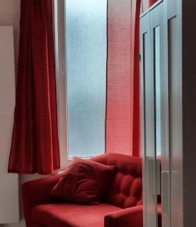 Liege House | Chambre d'hôte, la rouge