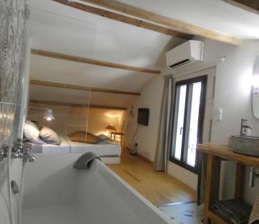 Les Angles Bed & Breakfast | Chambre d'hôtes dans une ancienne bergerie - La Bergerie du Monde