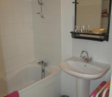 Nerac Bed & Breakfast | Chambre d'Hôtes La Tour de Brazalem