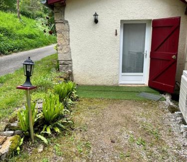 Saint-Antonin Noble Val Bed & Breakfast | Chambre en bordure d'Aveyron