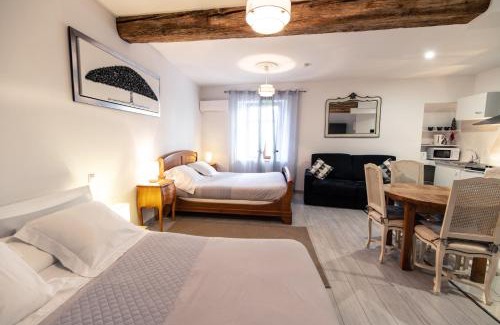 Centre Historique Apartment | Chambre Familiale du Couvent