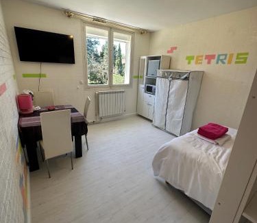 Castres House | Chambre Familiale Tetris