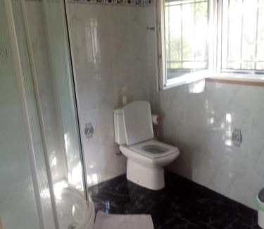 Grasse House | chambre indépendante avec salle de bains privative