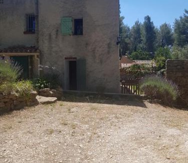 Le Beausset Bed & Breakfast | Chambre indépendante au calme
