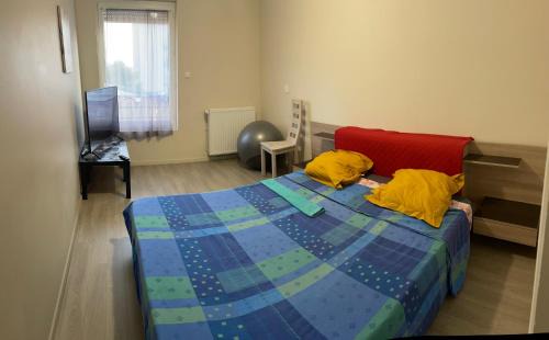 Limoges House | Chambre lumineuse Au calme avec place de parking privé