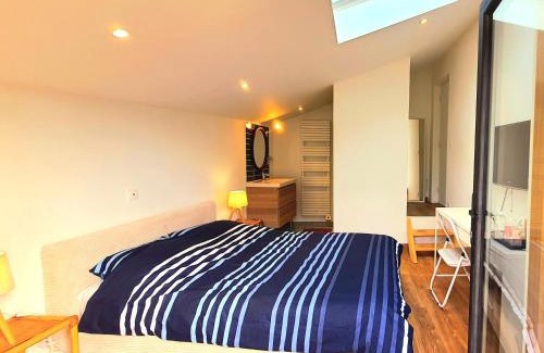 Evreux House | Chambre paisible chez l'habitant en rez de chaussée avec salle d'eau 10 min gare et centre ville