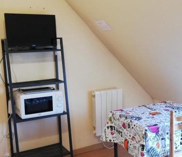 Hermanville-sur-Mer Apartment | CHAMBRE STUDIO avec KICHENETTE SOLEIL DE NACRE