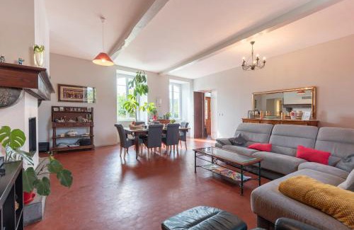 Lagarde Bed & Breakfast | Chambres D'hôtes Maison Galouÿe