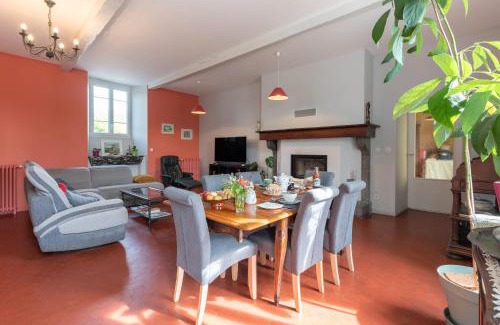Lagarde Bed & Breakfast | Chambres D'hôtes Maison Galouÿe