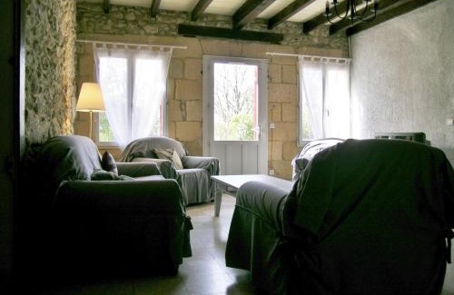 Lembras Bed & Breakfast | Chambres d'hôtes Ptits Déj inclus - Salle d'eau tout à vous - Parking Privé Gratuit - Centre ville Bergerac 5km - Domaine de Bellevue Cottage en Périgord