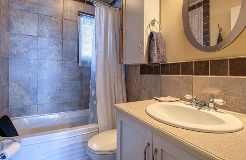 Morin Heights House | Champagne & Ice Sommet Morin Heights