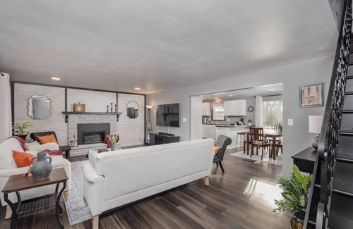 Appleton House | Champion Center Accommodations - 6 beds, 2 bath