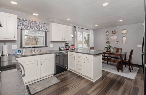 Appleton House | Champion Center Accommodations - 6 beds, 2 bath