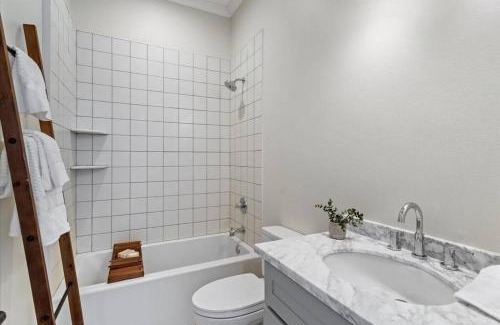Pass Christian Apartment | Chandeleur Town Home
