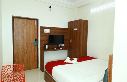 Thirunallar Hotel | CHANDRODAYAM RESIDENCY