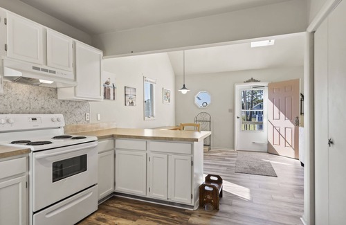 Chincoteague Cottage | Channel View Charmer - Water Views and Pet Friendly!
