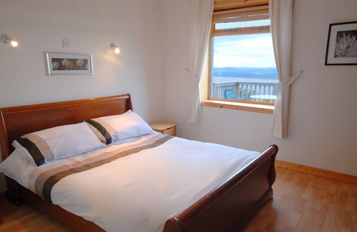 Fortrose Cottage | Chanonry cottage on the Black Isle, home of the Moray Firth dolphins