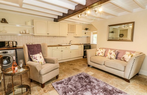 Redcar Cottage | CHAPEL COTTAGE, pet friendly, with open fire in Saltburn-By-The-Sea