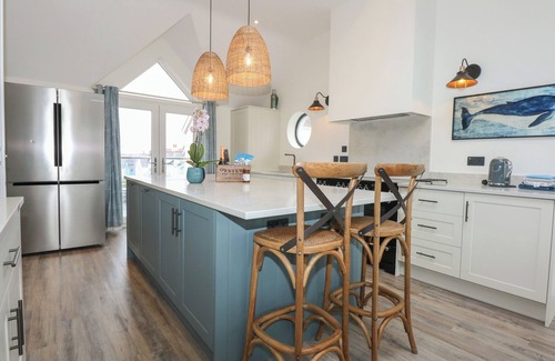 Rhosneigr Cottage | CHAPEL HOUSE, pet friendly, luxury holiday cottage in Rhosneigr