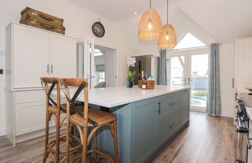 Rhosneigr Cottage | CHAPEL HOUSE, pet friendly, luxury holiday cottage in Rhosneigr