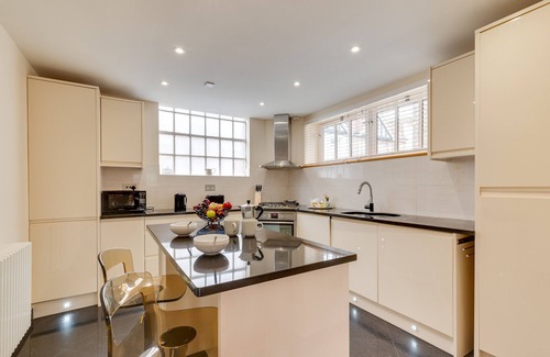 Sandwich House | Chapel House - Three Bedroom House, Sleeps 6