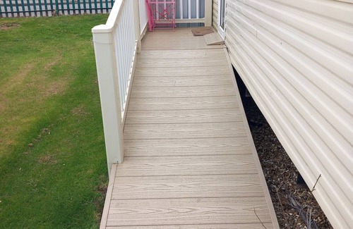 Mablethorpe Ski Chalet | Chapel St Leonards Happy Days Beachfield