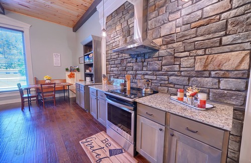 Logan Cabin | Chapel Valley Lodge - Unique, in the Hocking Hills