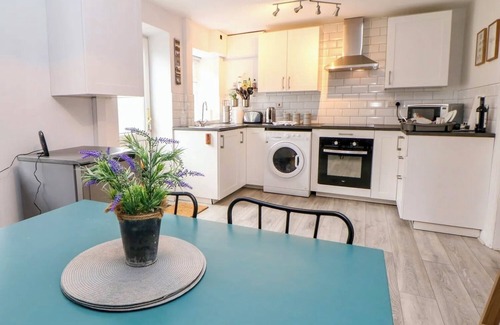 Buxton House | Character Cottage with country charm