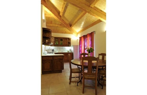 Saint-Marcel-de-Careiret Cottage | Character house in the countryside with swimming pool in St Marcel de careiret