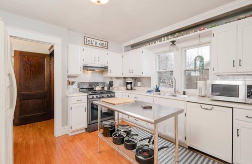 Oshkosh House | Character Home on Harney - 3 bedroom, 2 bath