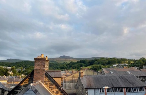 Dolgellau House | Character Townhouse in Town Centre & Superb Views