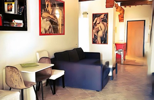 Lucignano Apartment | Characteristic apartment with terrace on the walls of Lucignano