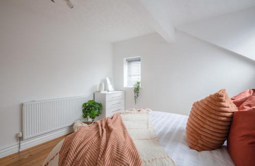 Lytham St. Anne's Apartment | Charles Alexander Short Stay - Hove Suite