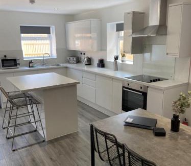 North Shore Apartment | Charles Alexander Short Stay - The Gateway