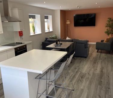 North Shore Apartment | Charles Alexander Short Stay - The Gateway